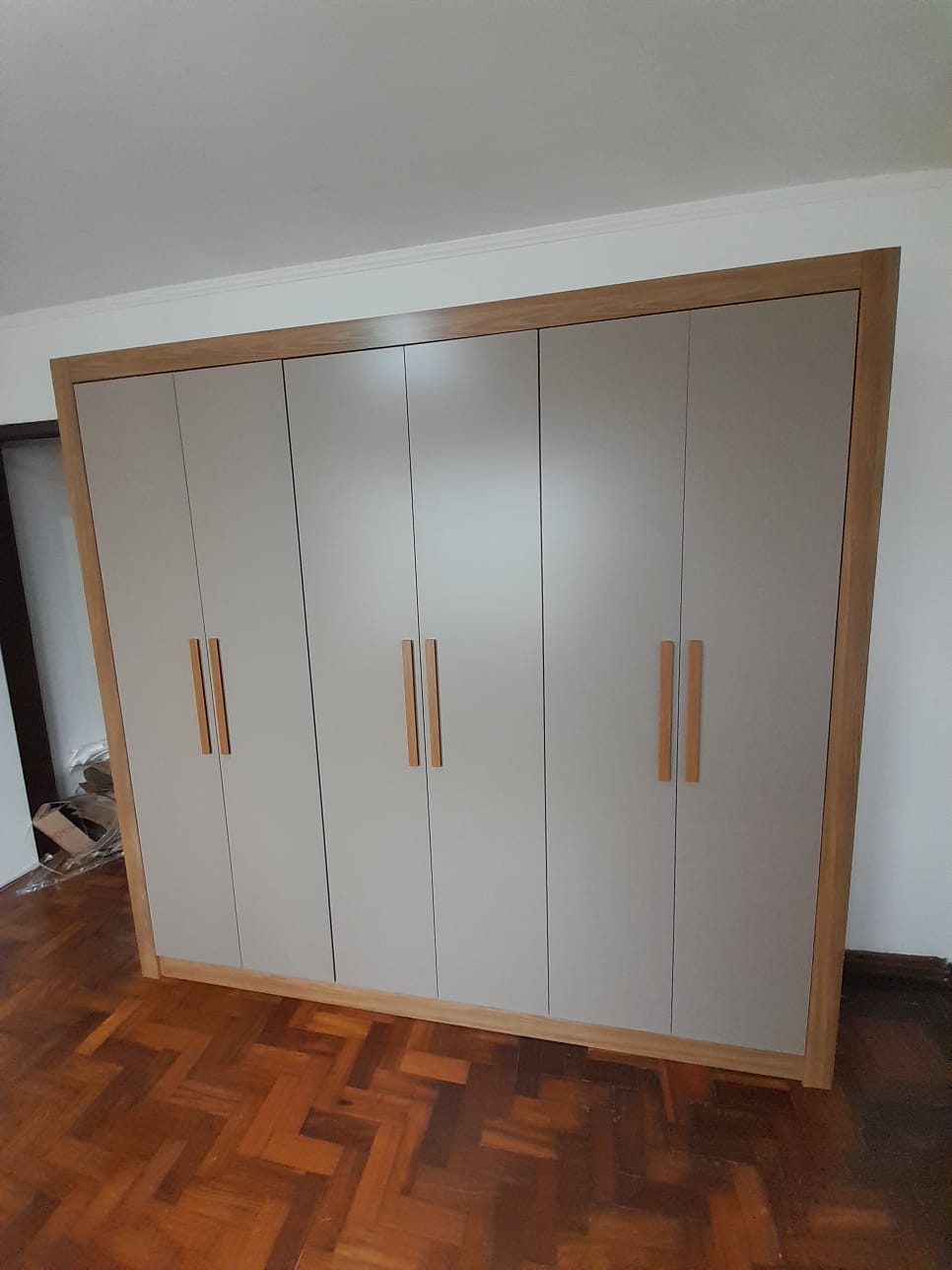 Montagem de roupeiro